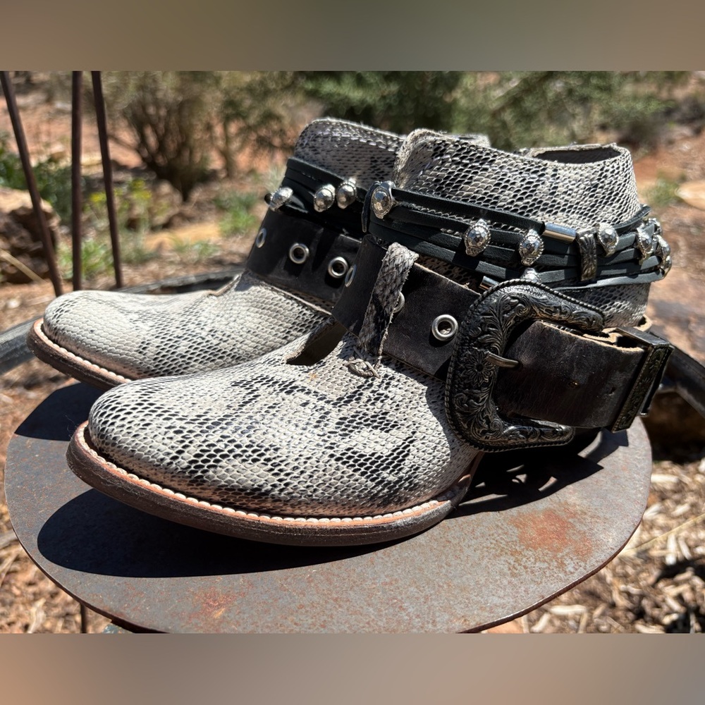 Freebird By Steven Saloon Booties - Picture 10 of 16